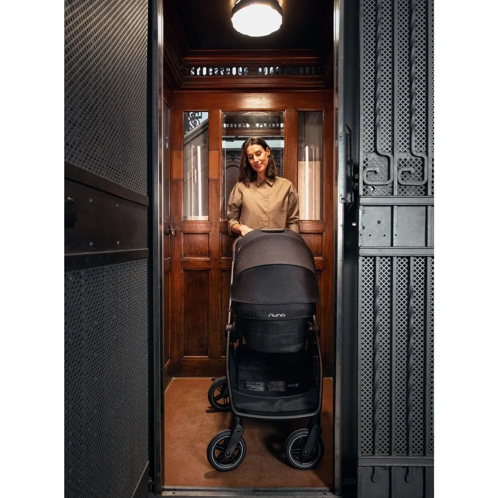 NUNA Swiv Stroller - Caviar