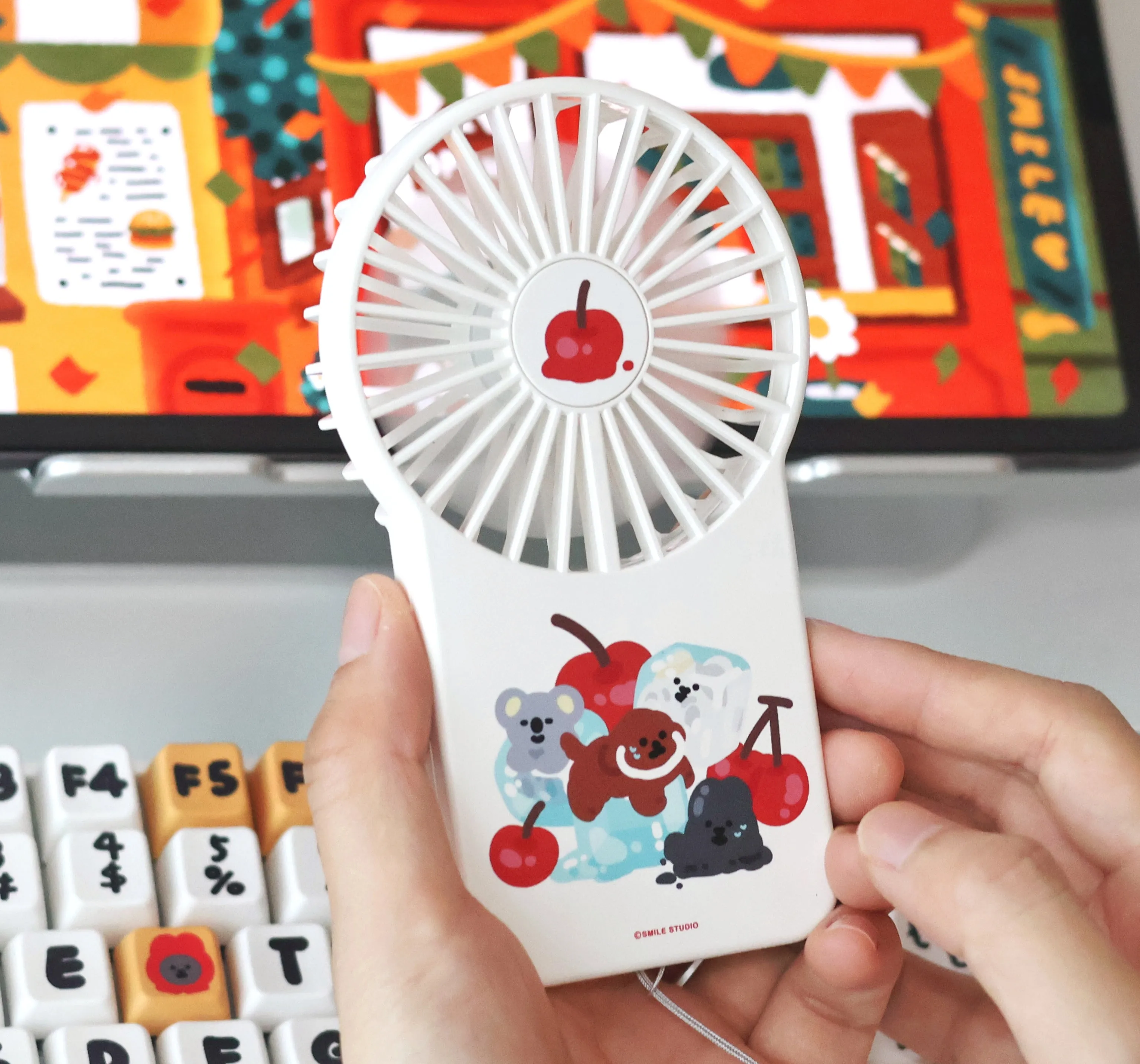 Vinnic X smile Studio Portable Mini Fan with stand - Cherry