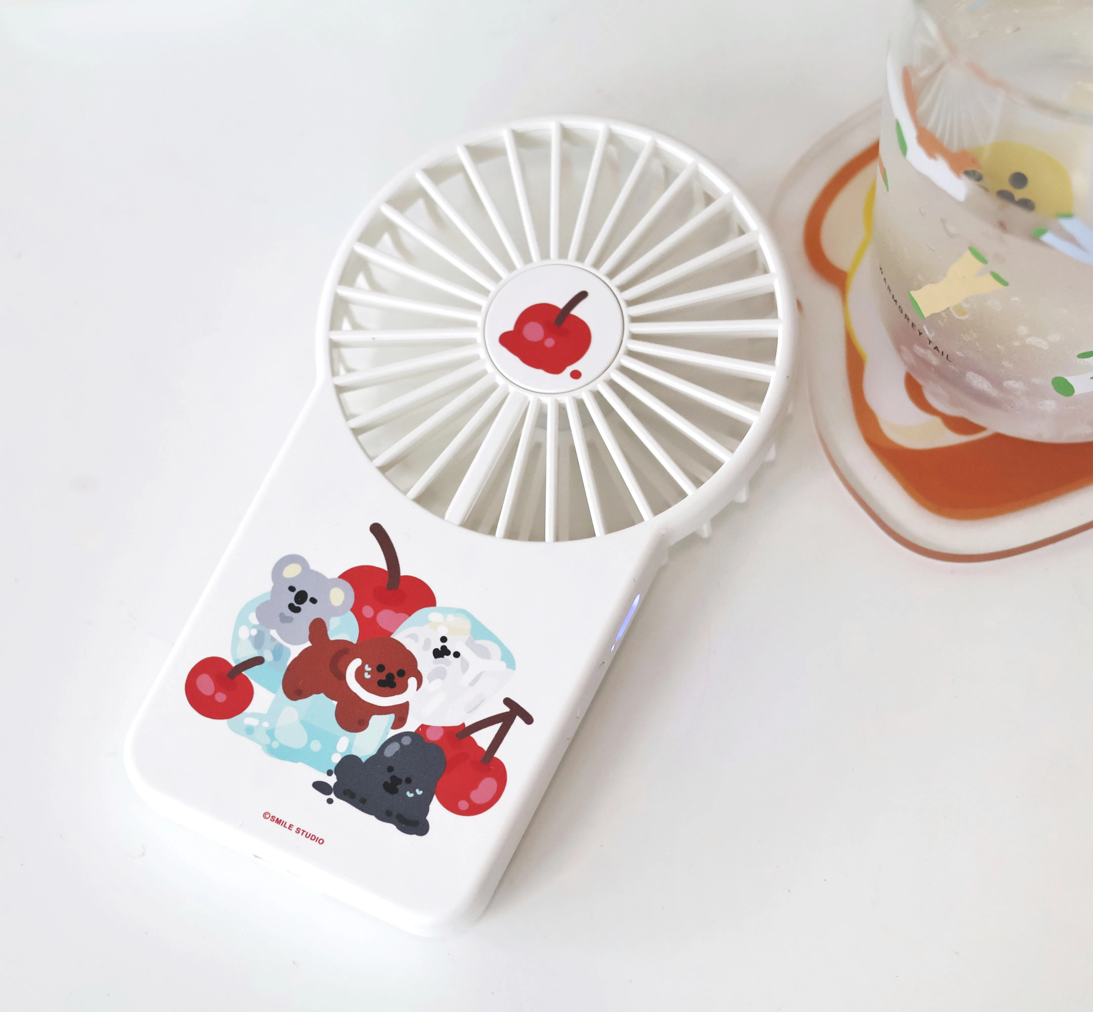 Vinnic X smile Studio Portable Mini Fan with stand - Cherry